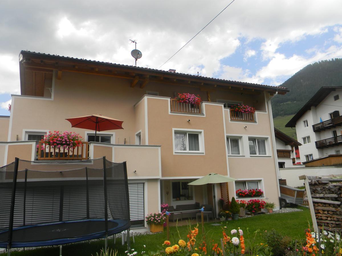 Haus Zentner Hotel Nauders Eksteriør billede