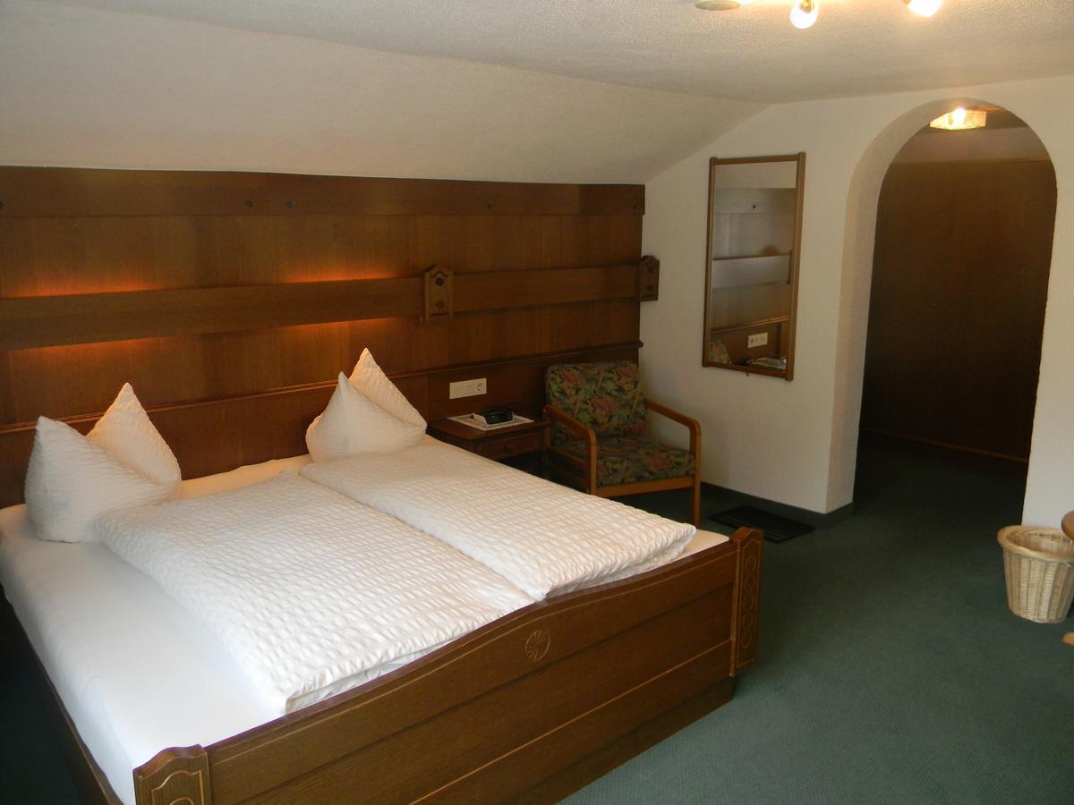 Haus Zentner Hotel Nauders Eksteriør billede